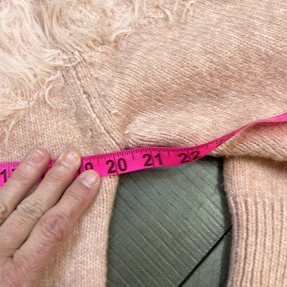 Express wome blush pink v neck sweater with fuzzy neck and shoulder accents. EUC - Picture 6 of 7
